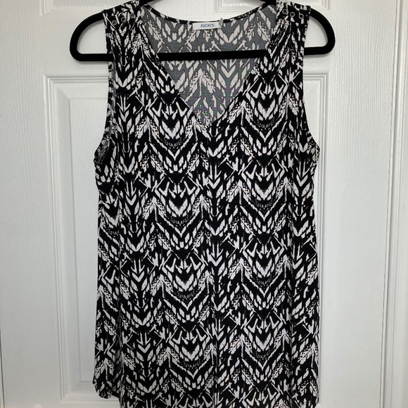 Bundle 4/$20-  Ricki”s Swing Tank Blouse - Picture 1 of 4